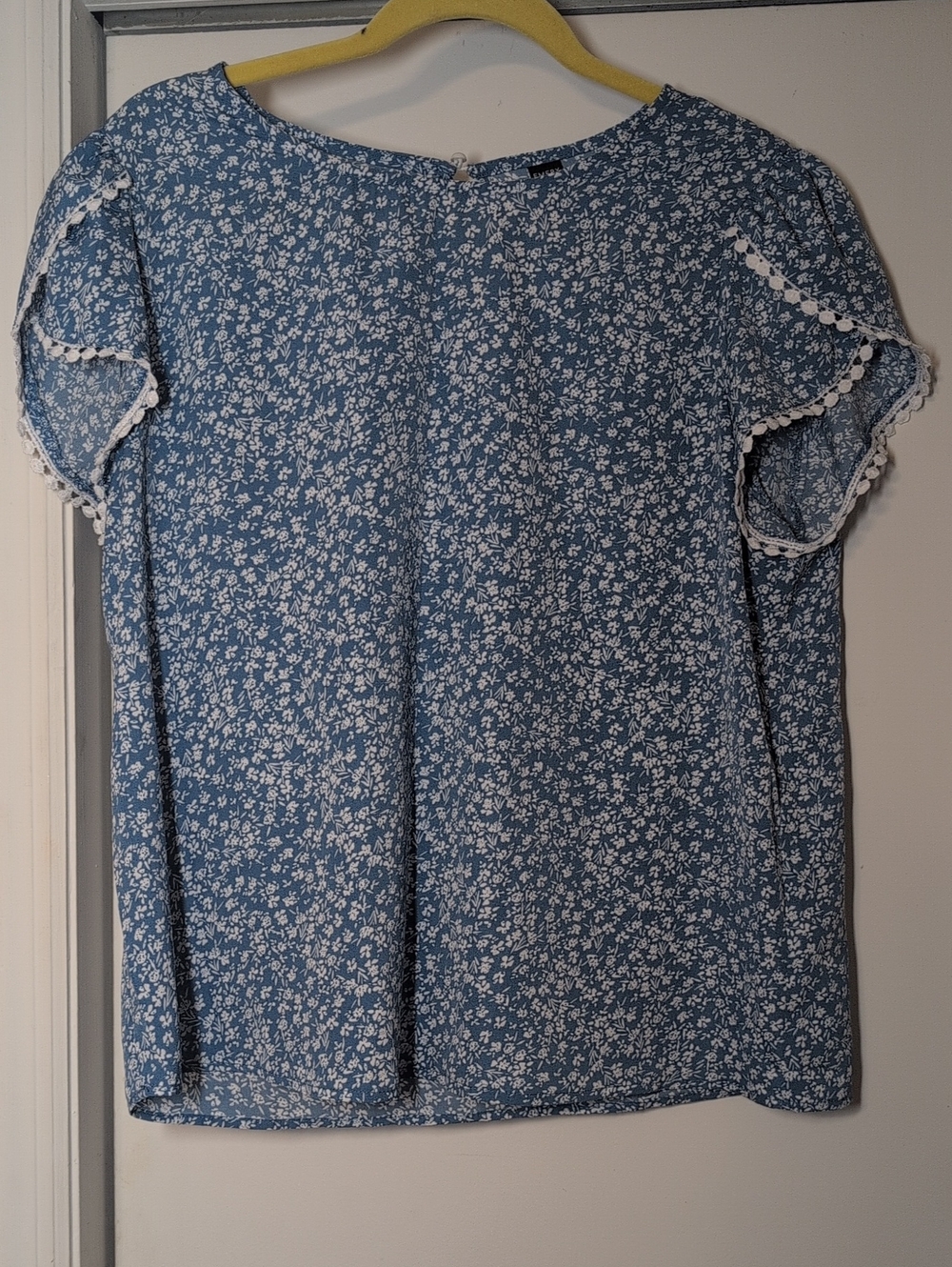 Emery Rose Women's Blue Floral Lace-Trim Flutter Sleeve Top Size XL